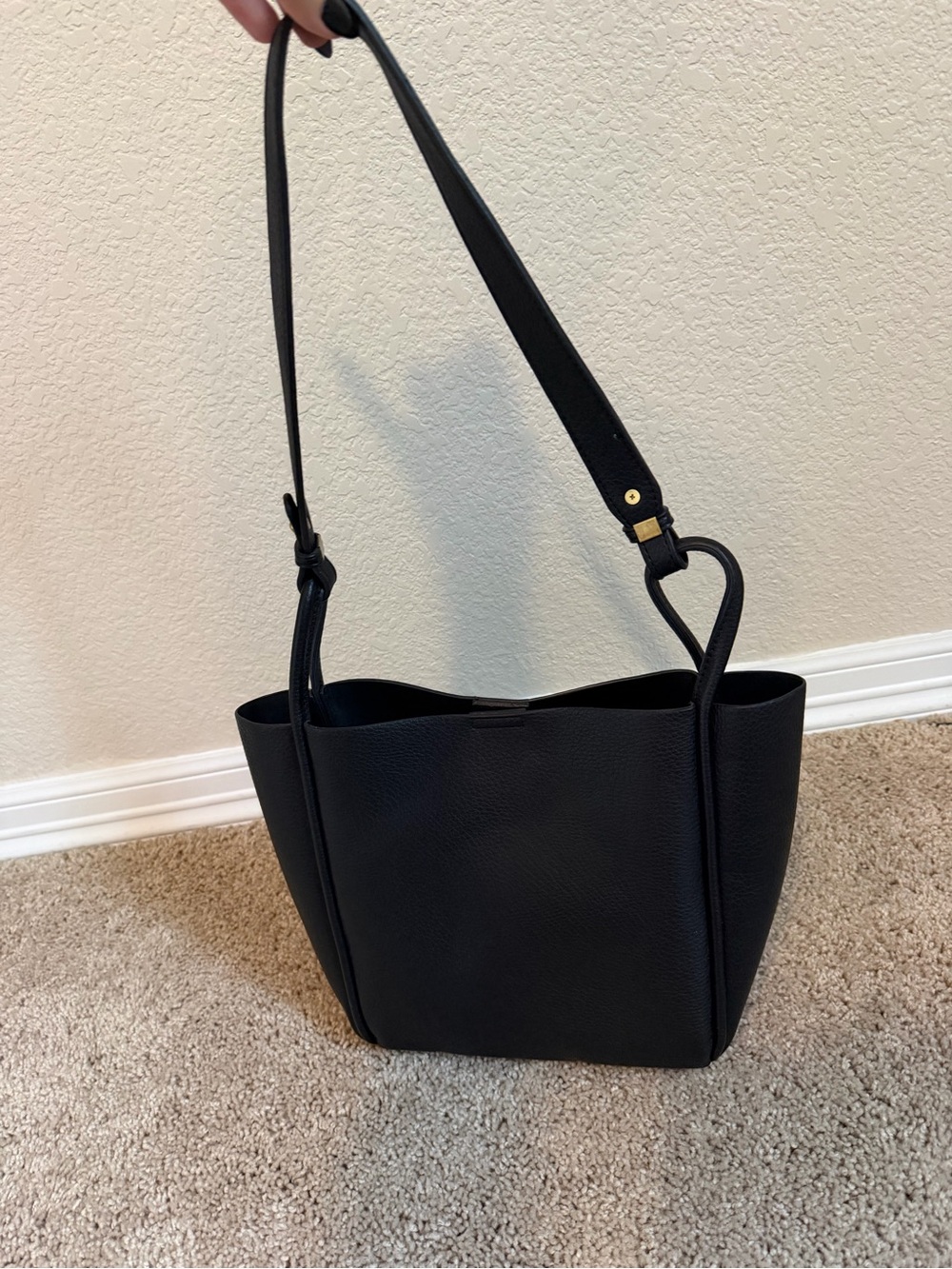 Classic Black Shoulder Tote Bag - Minimal Leather Carryall